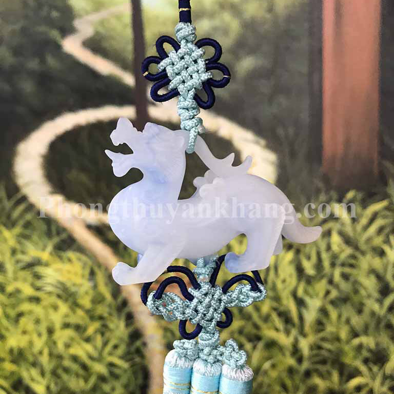 Dây treo tỳ hưu màu trắng để ô tô