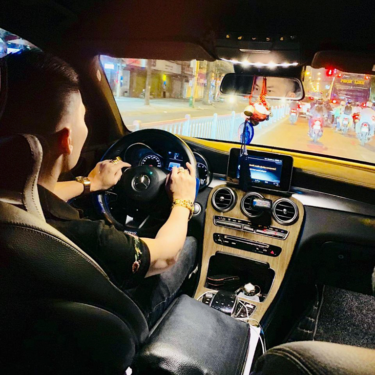 Dây treo xe ô tô mercedes đẹp