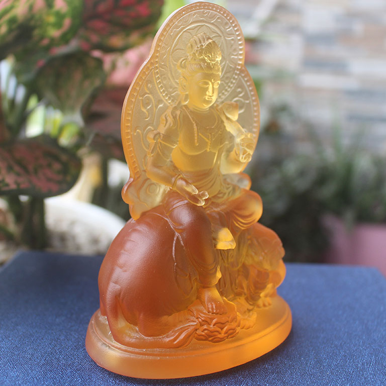 Tượng Phổ Hiền Bồ tát để xe ô tô bằng lưu ly cao cấp