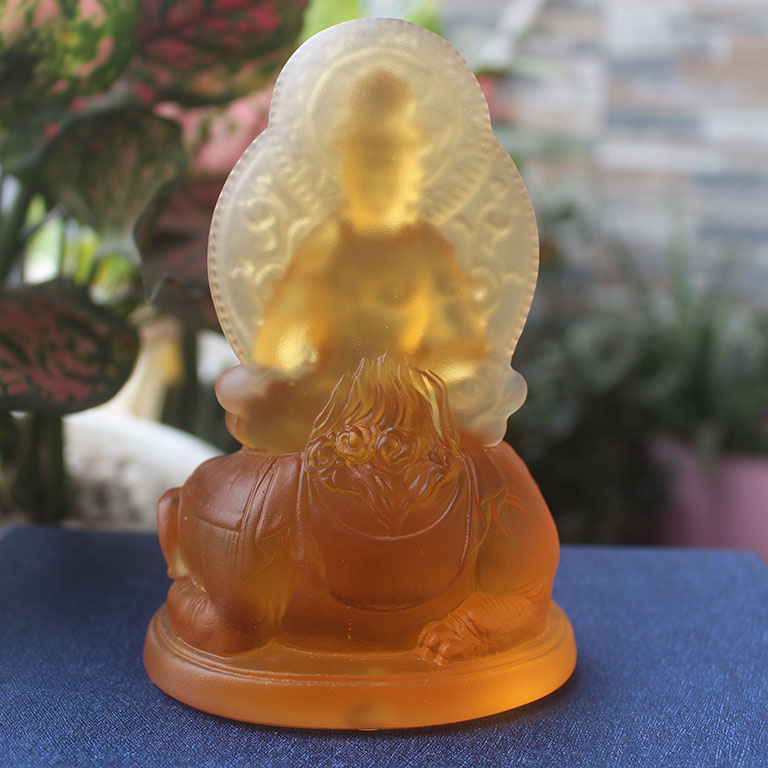 Tượng Phổ Hiền Bồ tát để xe ô tô hợp tuổi thìn