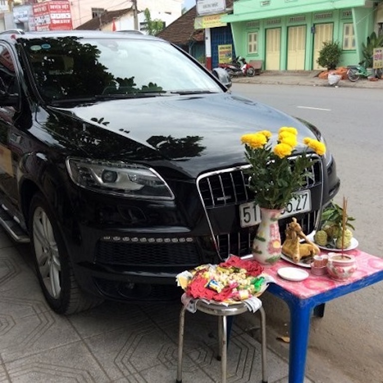 Cúng xe ô tô mới mua