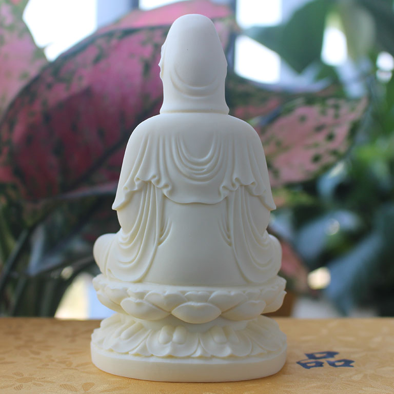Tượng Phật Bà Quan Âm để xe ô tô bằng đá đẹp