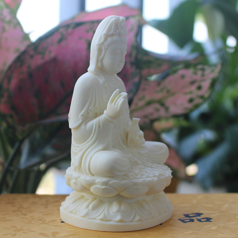 Tượng Phật Bà Quan Âm để xe ô tô bằng đá tại tp hcm