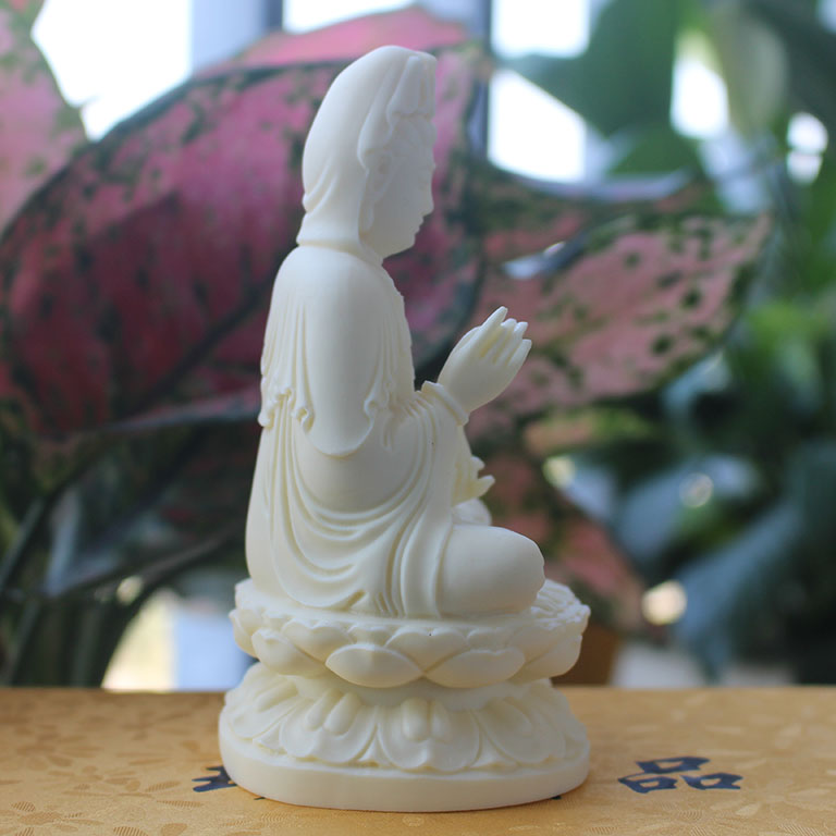 Tượng Phật Bà Quan Âm để xe ô tô bằng đá màu trắng