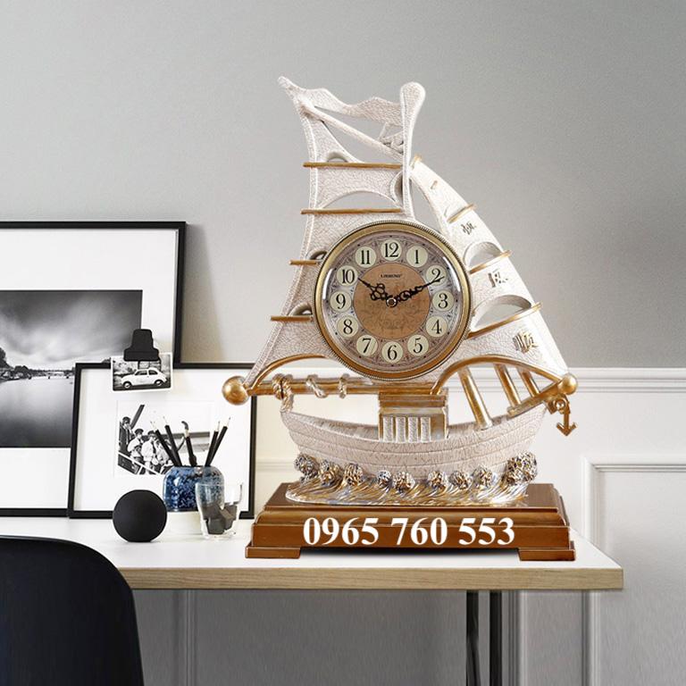 mẫu thuyền buồm có gắn đồng hồ phong cách classic