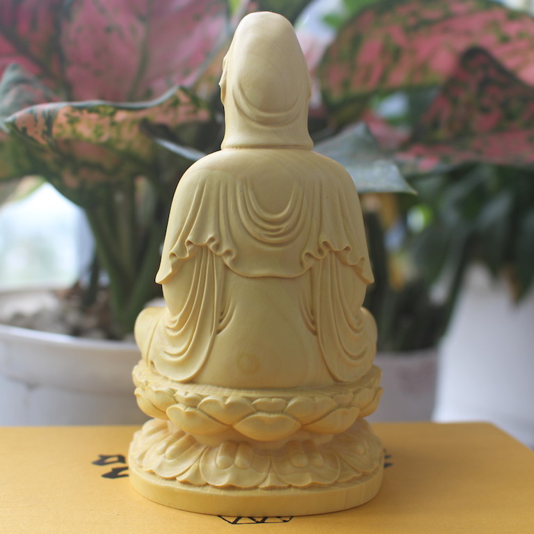 mặt sau tượng Quan Âm Bồ tát để xe ô tô cao 13cm
