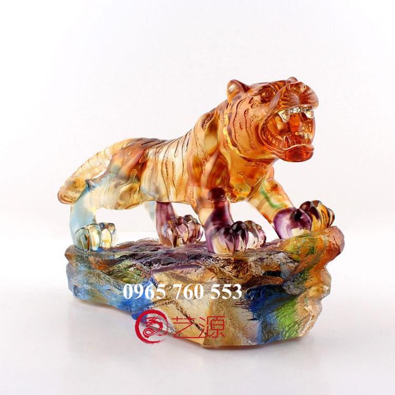 Tượng mãnh hổ hạ sơn đem lại phong thuỷ may mắn