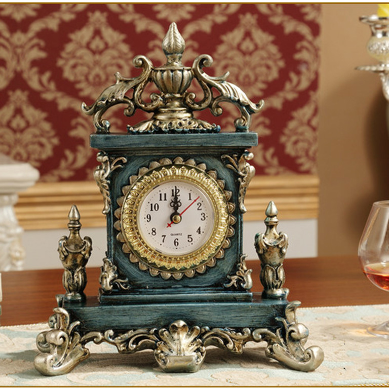 Mẫu đồng hồ để bàn mang phong cách kiểu dáng châu Âu