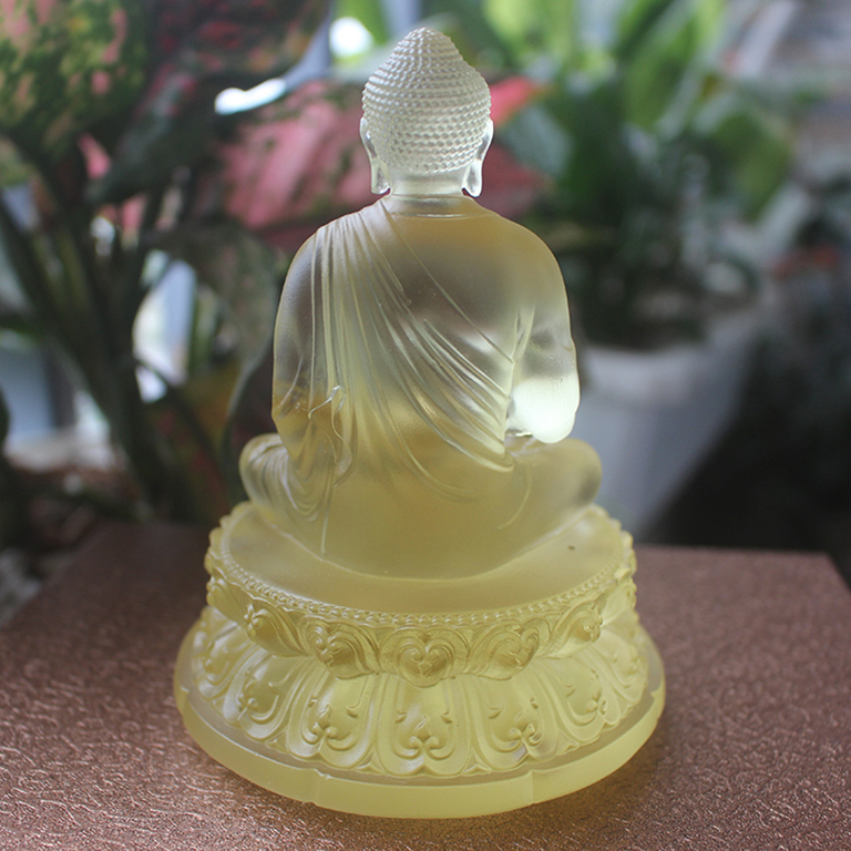 Mặt sau tượng Phật Thích Ca Mâu Ni bằng lưu ly để xe ô tô