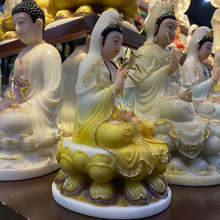 Tương Phật Bà Quan Âm Bằng Bột Đá Thờ Cúng Tại TP HCM