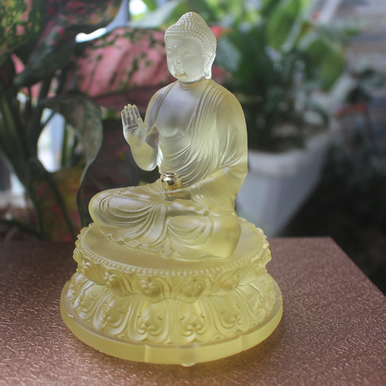 Tượng Phật Thích Ca Mâu Ni bằng lưu ly