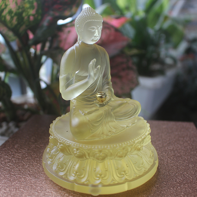 Tượng Phật Thích Ca Mâu Ni để xe ô tô