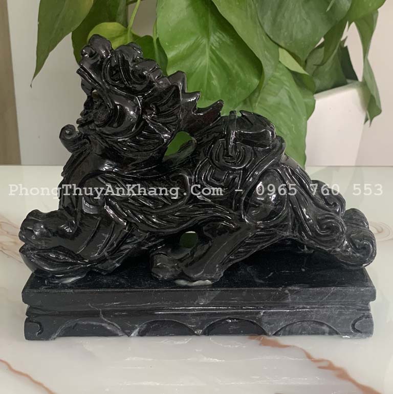 Tỳ hưu đá đen tự nhiên chế tác đục tay thủ công