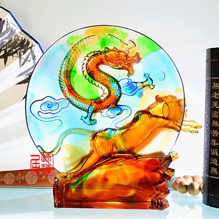 Mặt sau Tượng tàng long ngoạ hổ để bàn phong thuỷ
