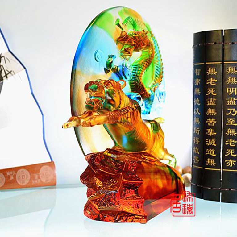 Tượng hổ được nhiều giám đốc lựa chọn để bàn làm việc