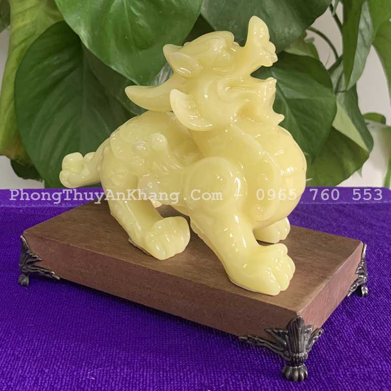 tỳ hưu bằng đá để bàn thờ thần tài tại hà nội