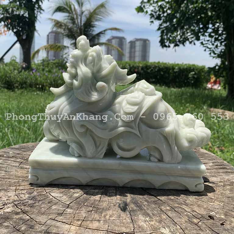 Tỳ hưu đá xanh để bàn làm việc