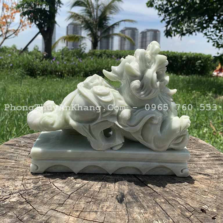 Tỳ hưu đá xanh để phòng khách