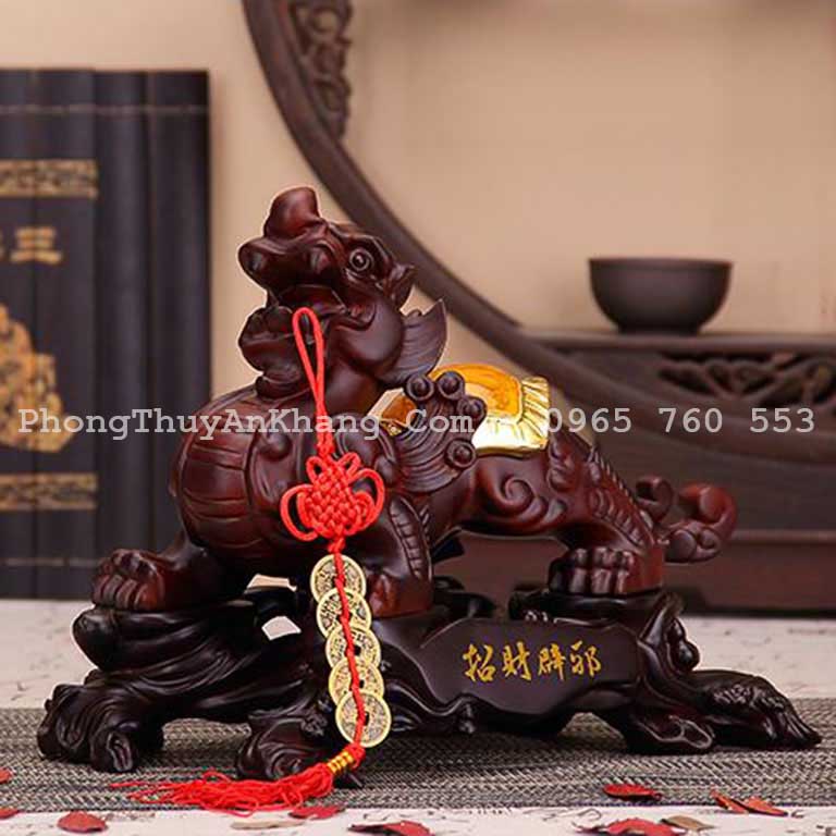 Tỳ hưu phong thuỷ để quầy lễ tân chiêu tài hút lộc tốt cho kinh doanh