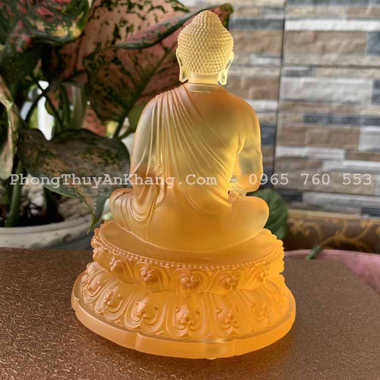 Mặt sau tượng Phật A Di Đà bằng lưu ly