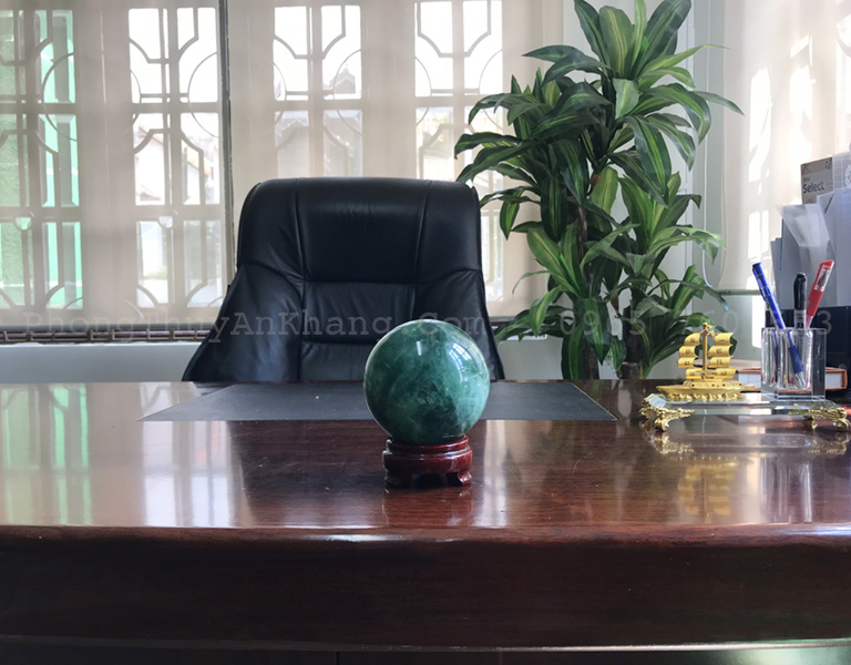 Quả cầu thạch anh xanh lục