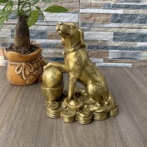 Tượng chó để bàn hơp người tuổi tuất