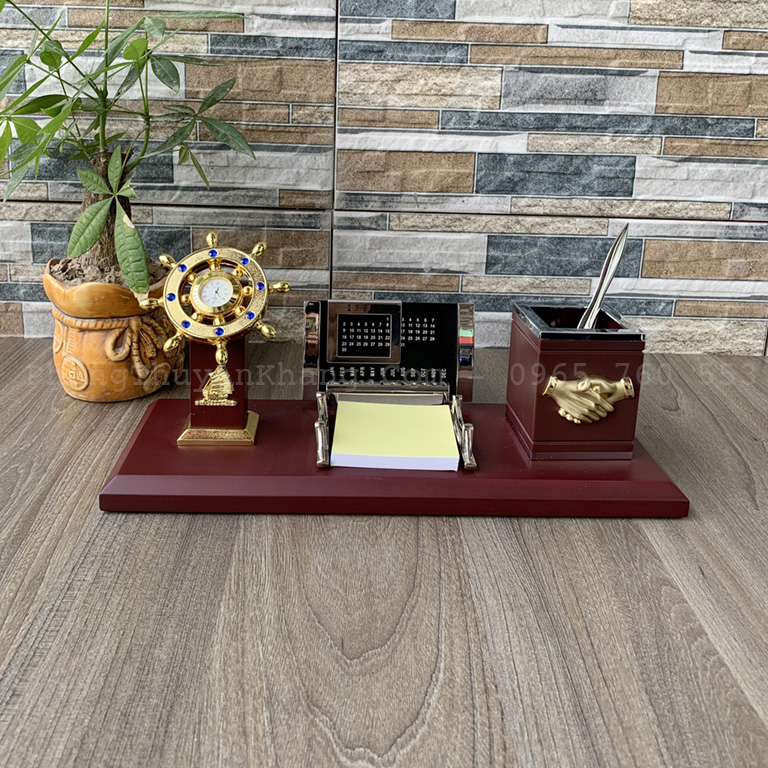 Hộp bút để bàn làm việc giám đốc