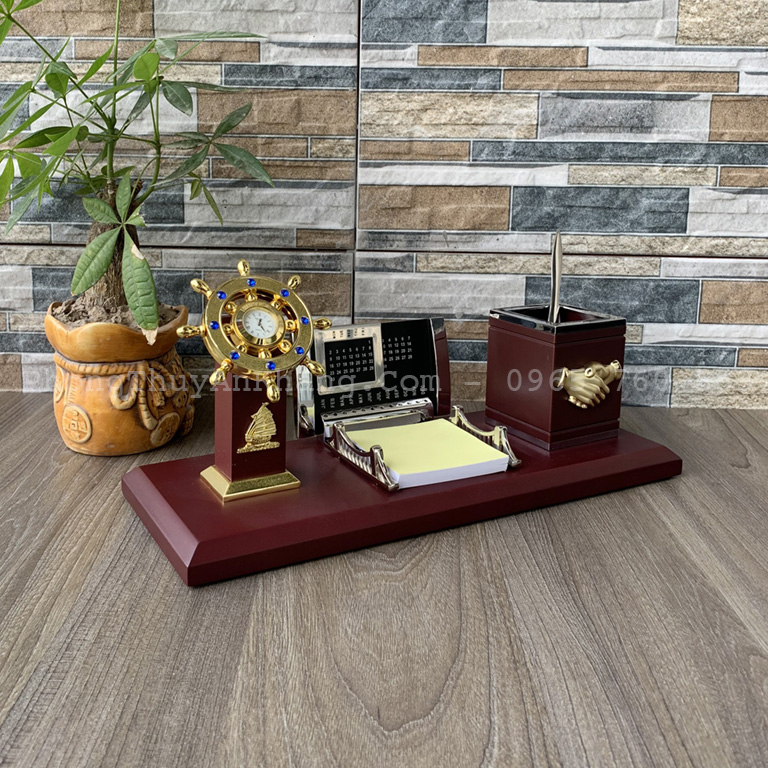 Hộp bút phong thuỷ kết hợp lịch vạn niên