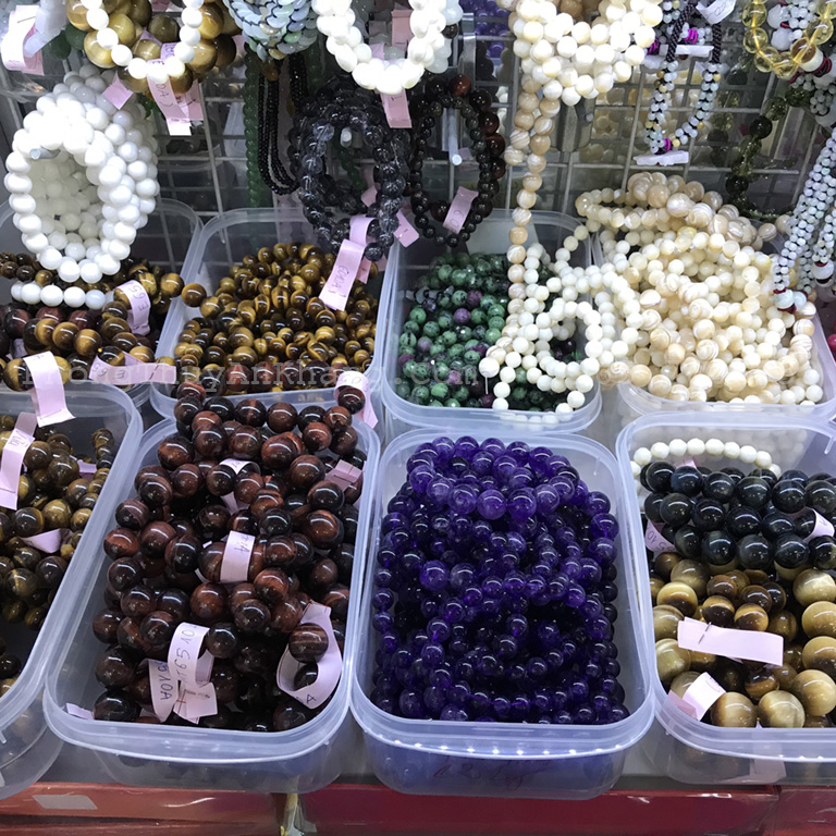 Vòng tay đá thạch anh trắng