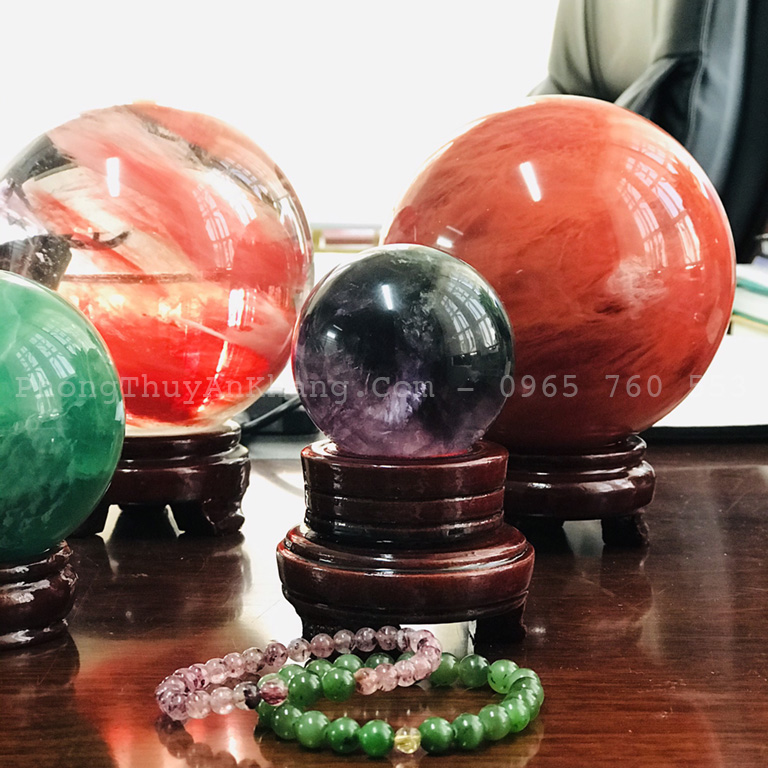 Quả cầu Obsidian (Pha Lê) đỏ hợp mệnh hoả, mệnh thổ