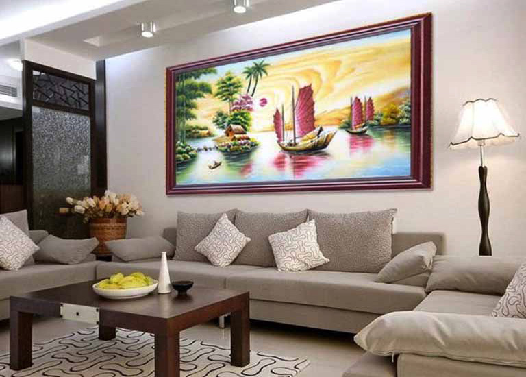 Treo tranh thuận buồm xuôi gió trong phòng khách đúng phong thuỷ