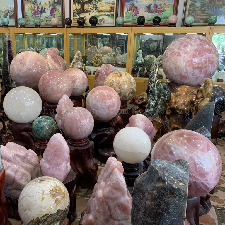 Vị trí đặt quả cầu thạch anh tốt nhất trong phong thuỷ