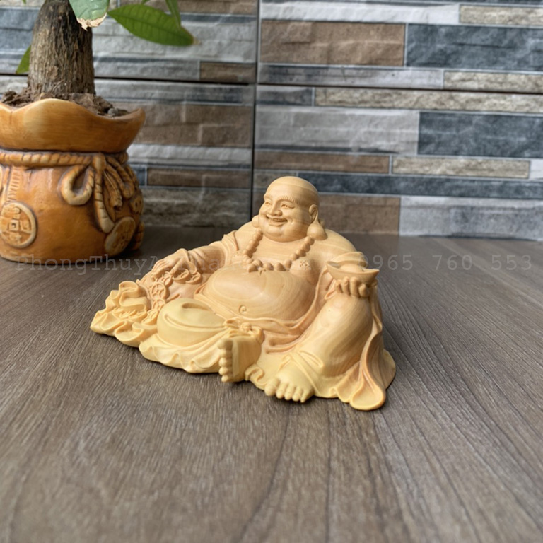 Tượng Di Lặc để xe hơi cao cấp