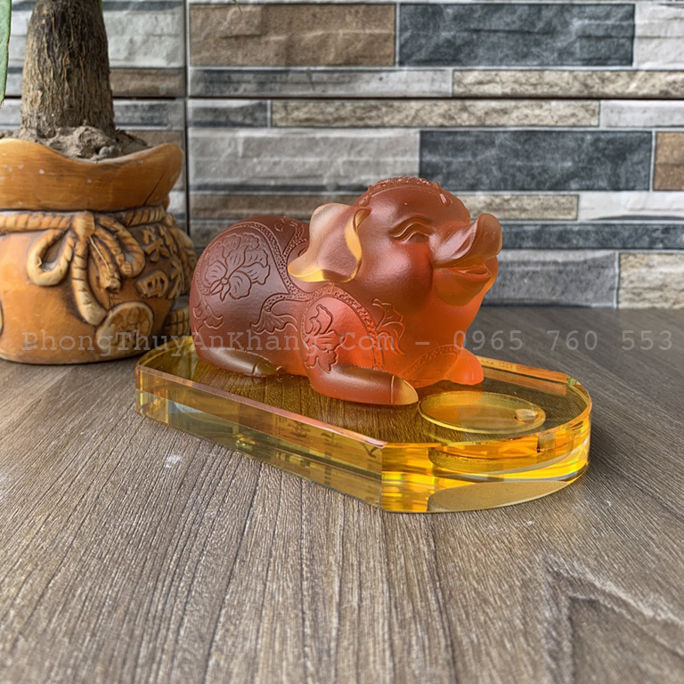 Tượng heo bằng lưu ly cao cấp