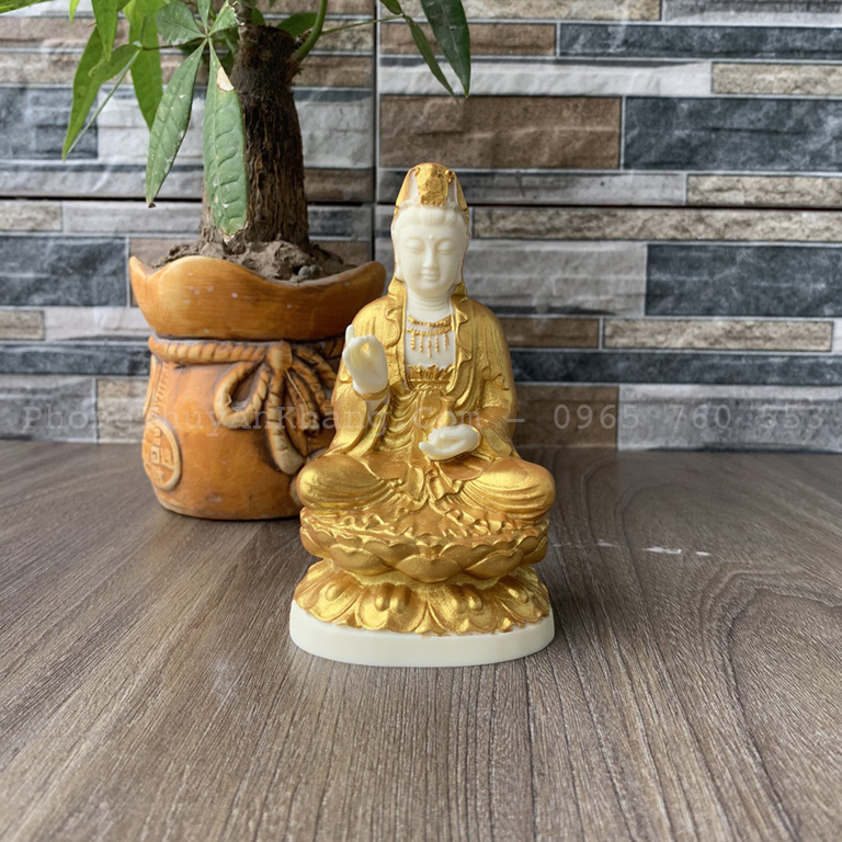 Tượng Quan Âm đá vàng để ô tô