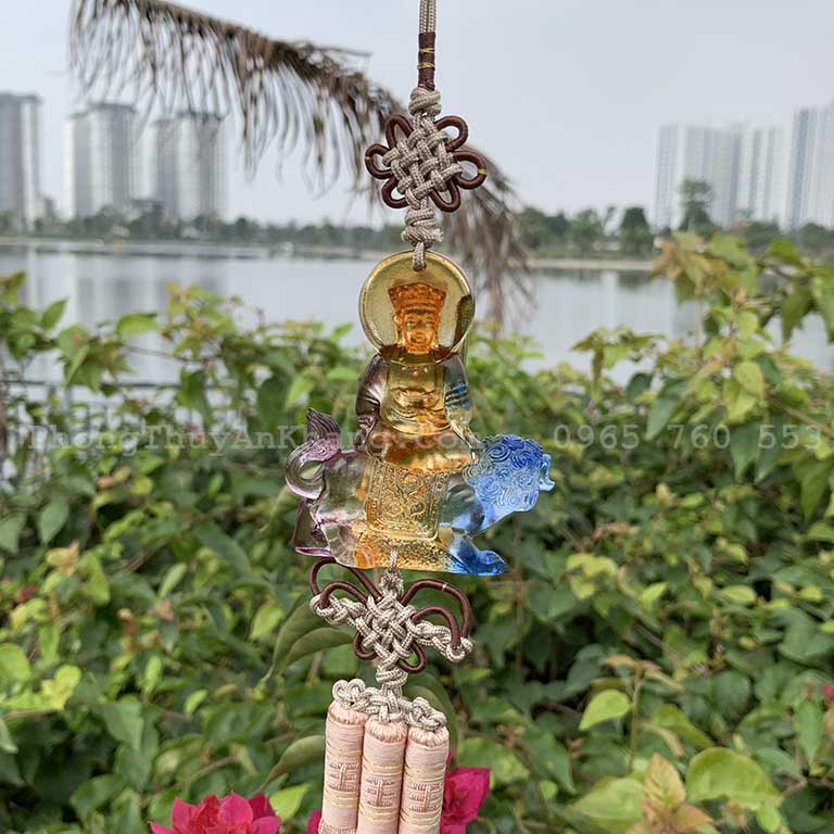 Mặt sau của dây treo Văn Thù Bồ Tát