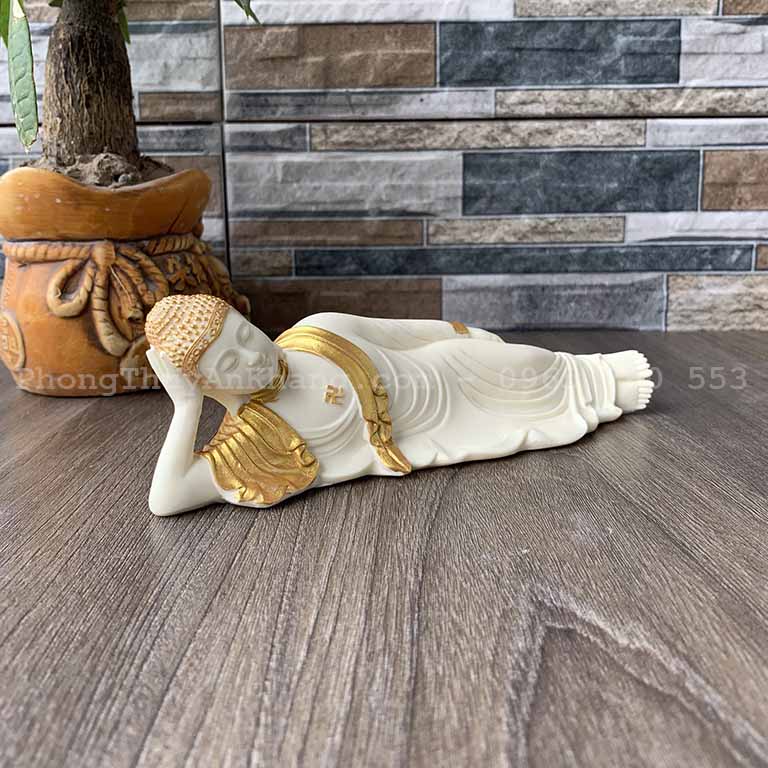 Tượng Phật A Di Đà nằm để xe hơi