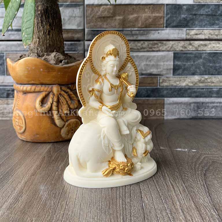 Tượng Phổ Hiền Bồ Tát để xe hơi
