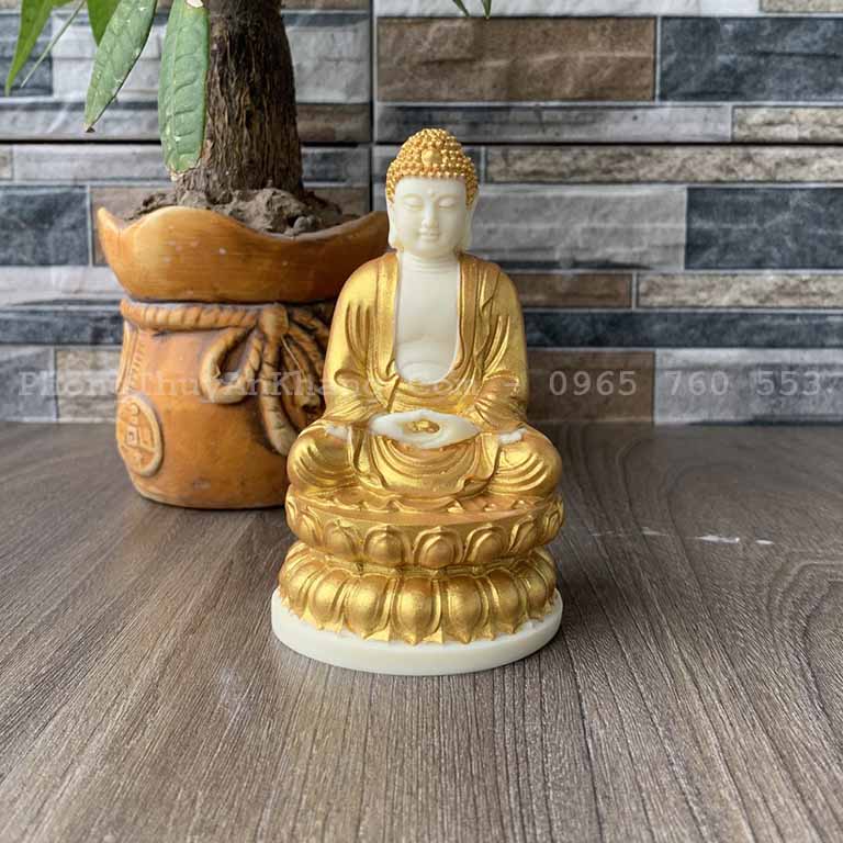 Tượng Thích Ca Mâu Ni để xe ô tô