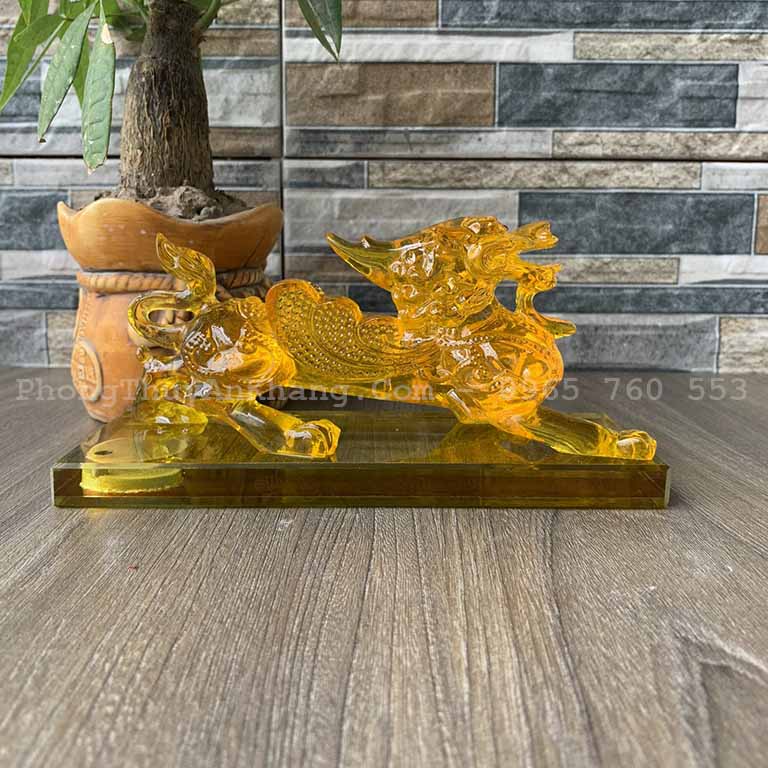 Tỳ Hưu Để xe ô tô có để nước hoa