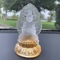 Tượng Đại Thế Chí để xe ô tô