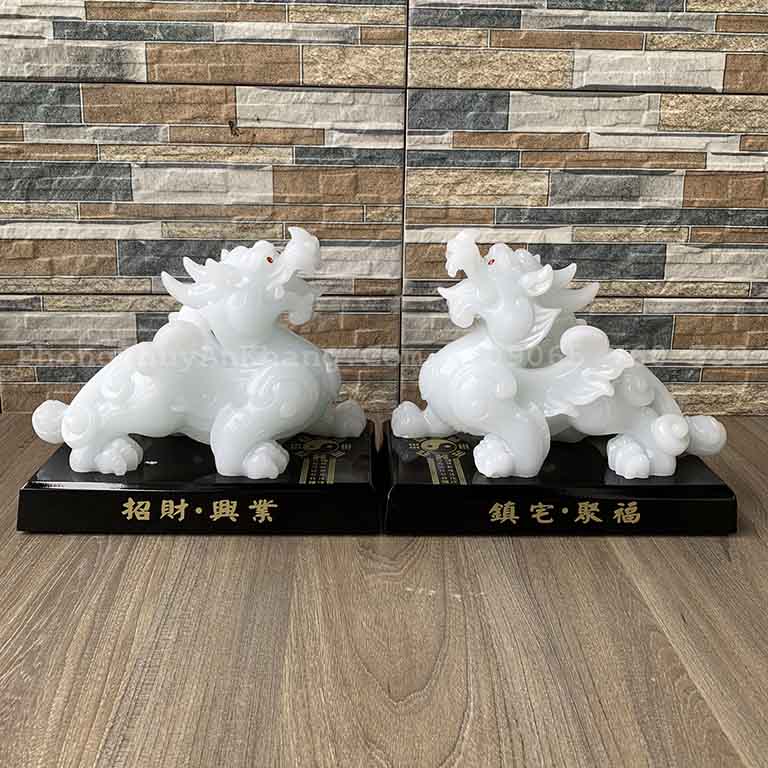 Tỳ Hưu bằng Poly trắng để bàn làm việc