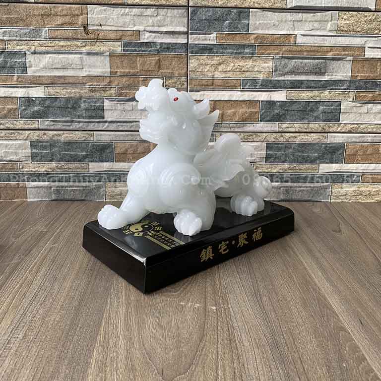 Tỳ Hưu bằng Poly trắng để phòng khách