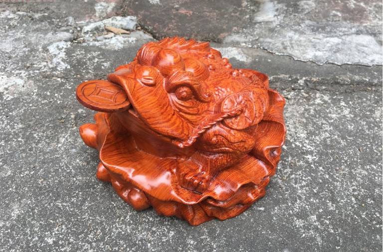 mẫu cóc ngậm tiền chuẩn phong thủy