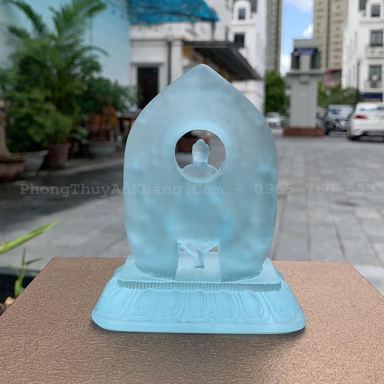 Mặt sau tượng phật để xe ô tô bằng lưu ly