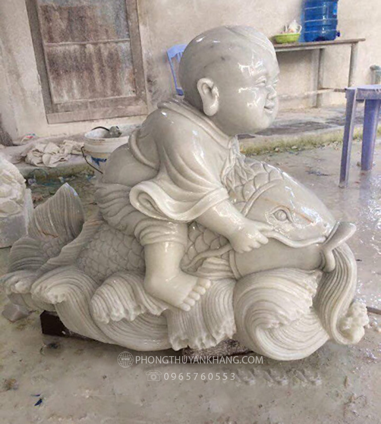 tượng cá chép bằng đá cẩm thạch