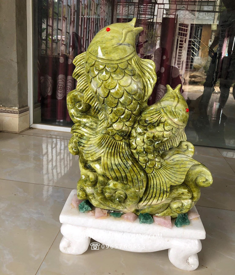 Tượng cá chép phu thê bằng đá xanh