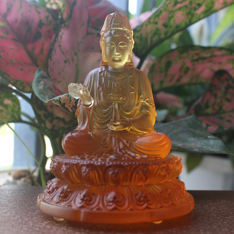 Tượng Phật Quan Âm bồ tát để xe ô tô hợp tuổi Tân Mùi