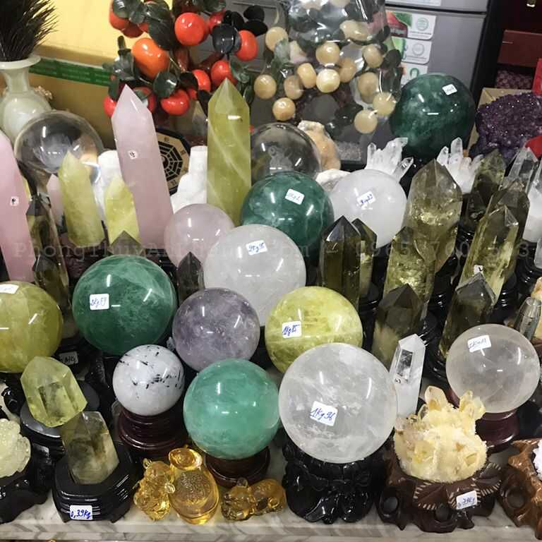 Quả cầu phong thủy để bàn làm việc tuổi Nhâm Thân