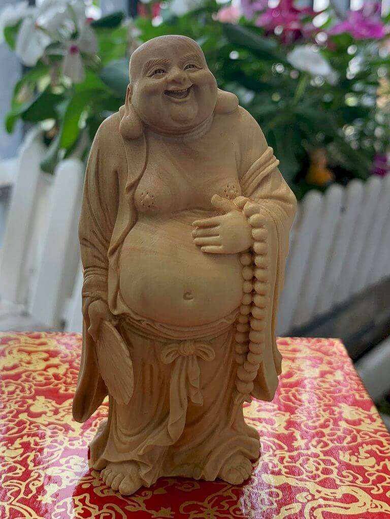 Mẫu tượng Phật để xe ô tô với mong cầu về bình an, tiền bạc và phạnh phúc viên mãn